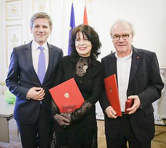 Ehrenkreuz für Monika Helfer und Michael Köhlmeier