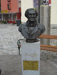 Bad Ischl Johann Nestroy-Denkmal am Kreuzplatz