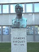 Clemens Pirquet, Büste
