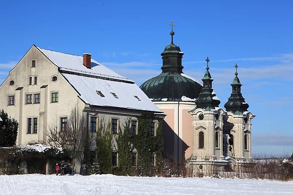 Pfarrhof und Wallfahrskirche Christkindl