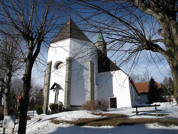 Moenichkirchen_Pfarrkirche.JPG