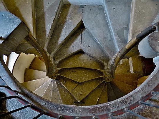 Doppelwendeltreppe, Sicht nach unten