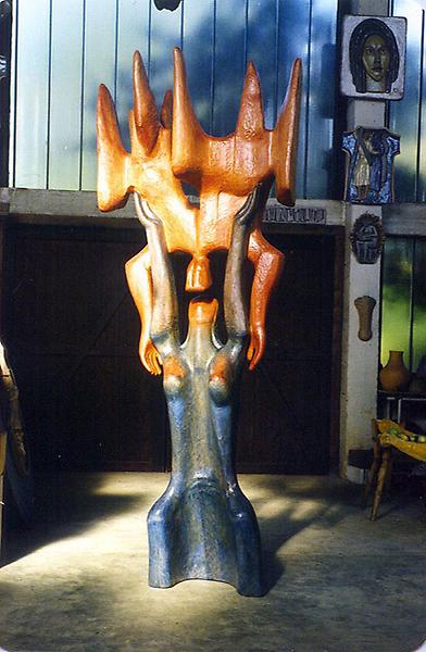 'Verkündigung' (1963) Lindenholz gebeizt; H: 500 cm, © miehnay