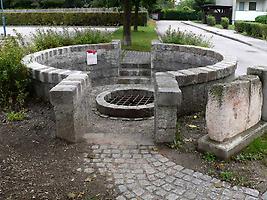 Konservierter Brunnen der römischen Zivilsiedlung