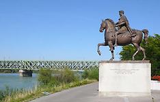 Statue des Marc Aurel an der Donau