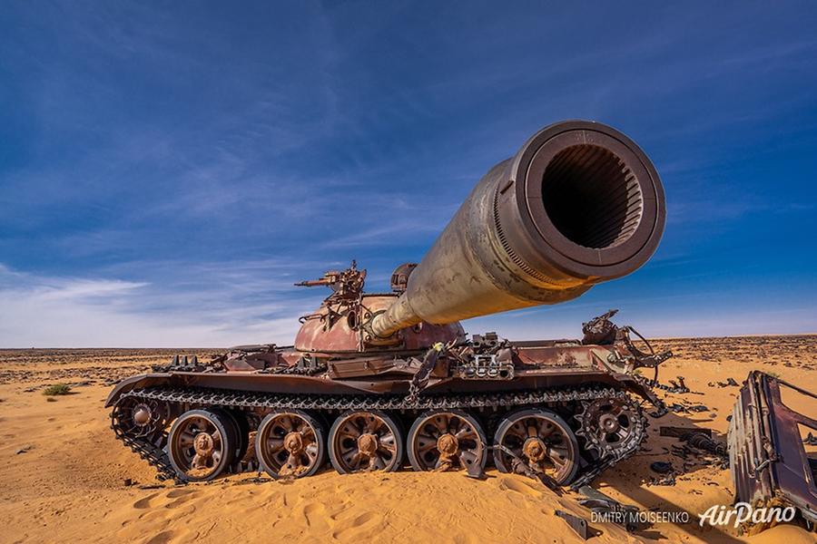 Soviet tanks in the sands of the Sahara, © AirPano 