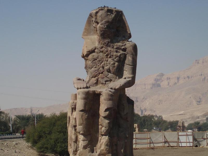 Statue of Amenhotep III (2)