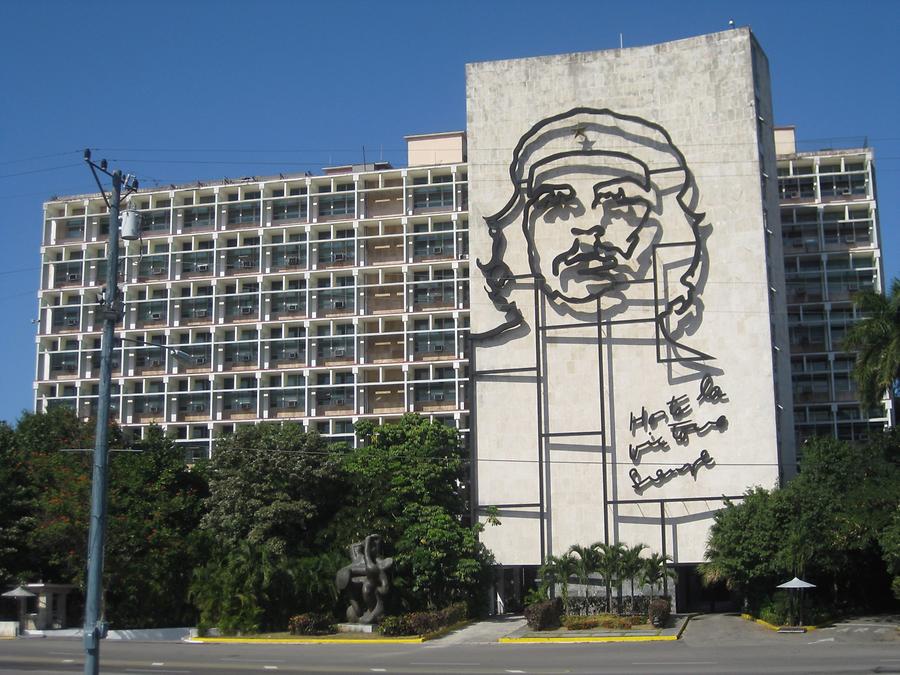 Havanna - Plaza de la Revolution - Che-Wandrelief am Innenministerium