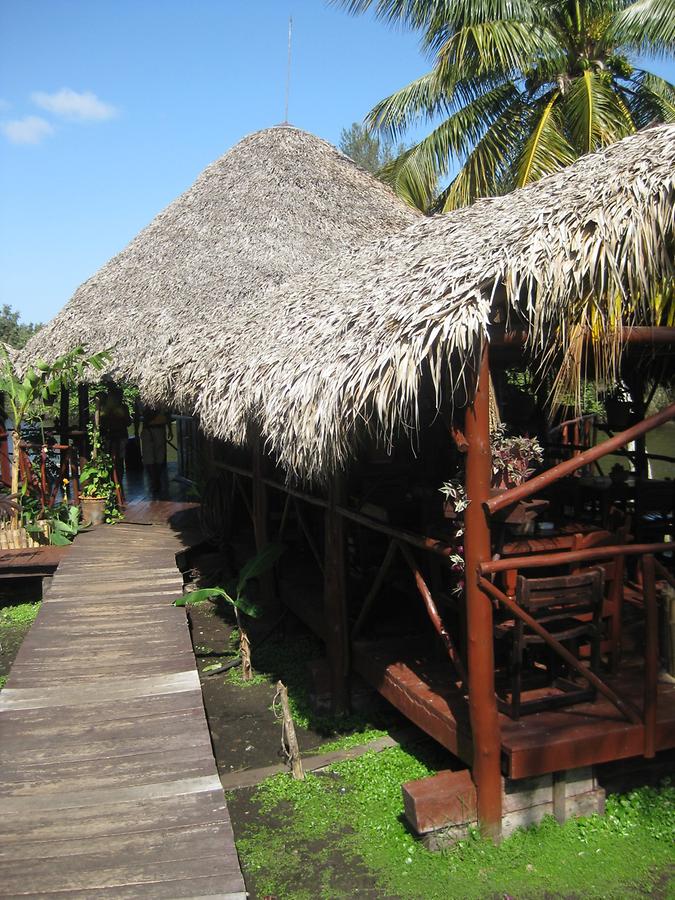 Peninsula de Zapata -Taino-Dorf auf Insel im Lago del Tesoro