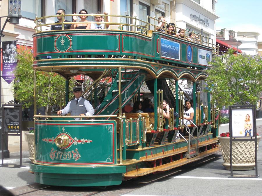 The Grove & Farmers Market Streetcar