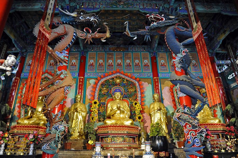 Yuantong Temple - Buddha