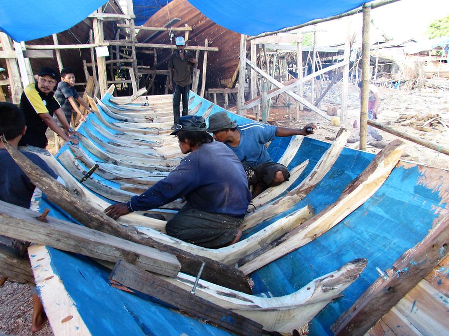 Building of Pinisi Boats