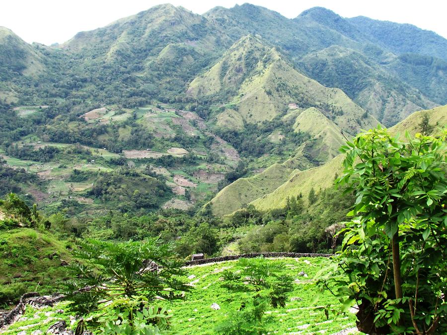 Makale Area - Hiking in the Mountains