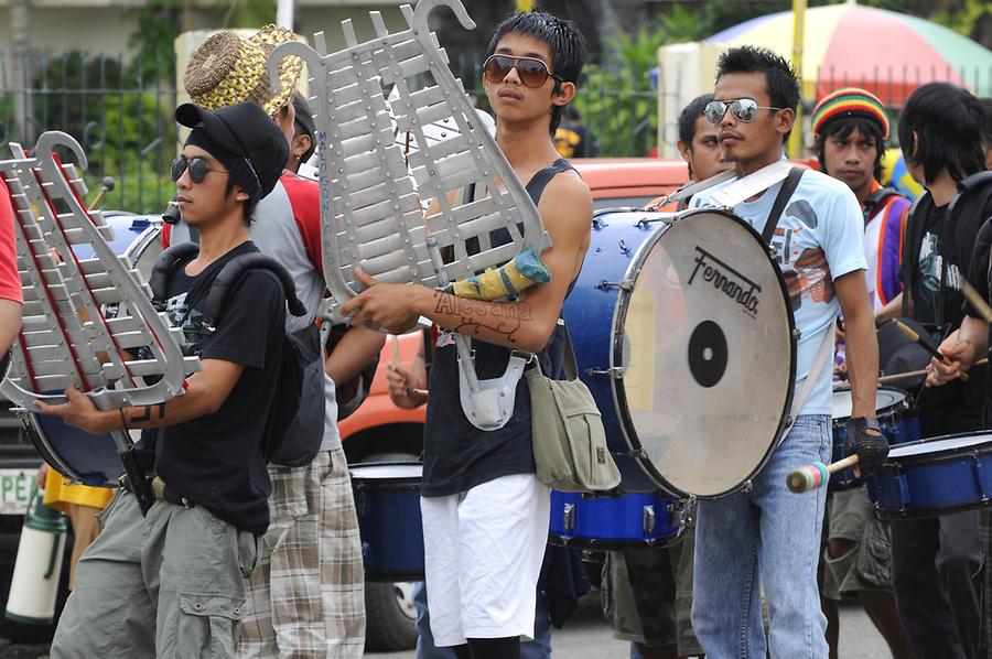 Ati Atihan drummers