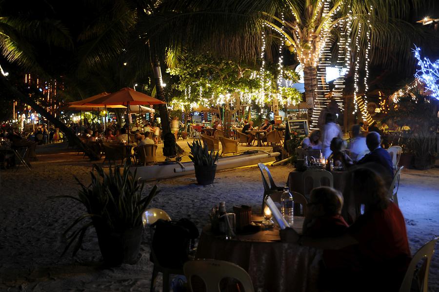 Alona Beach restaurants