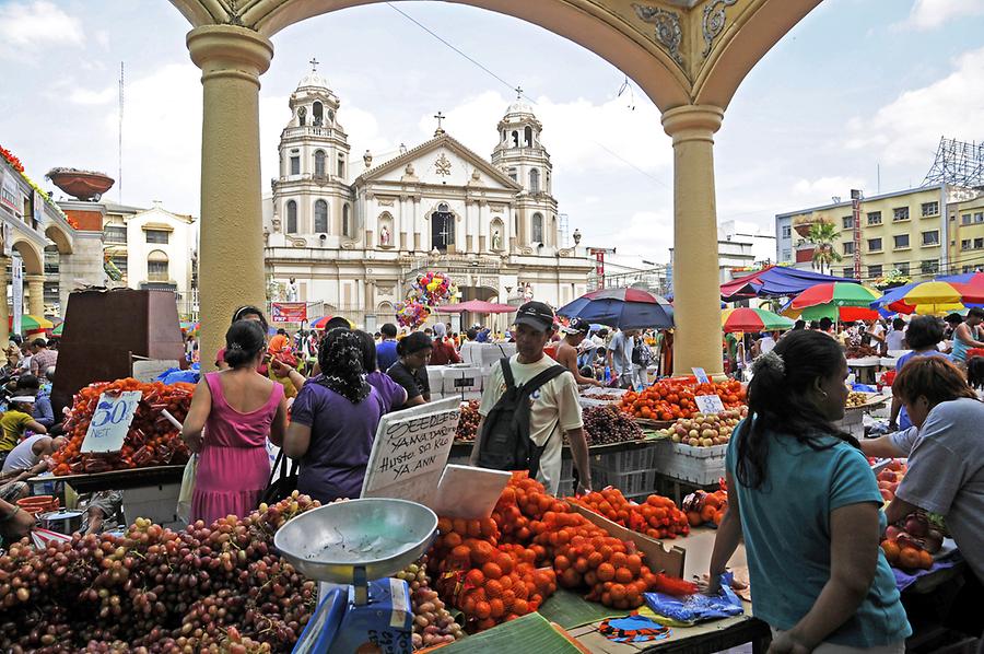 Quiapo Church street market