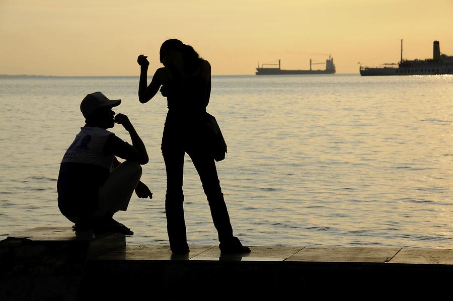 Sunset at the Manila Baywalk