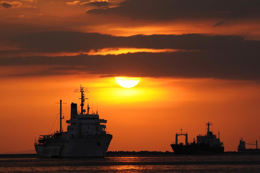 Sunset at the Manila Baywalk