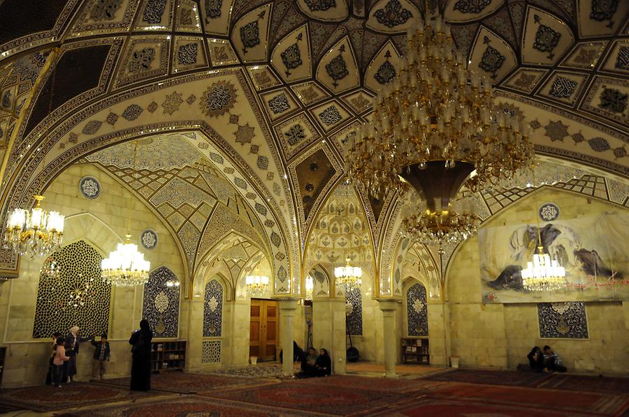 Inside the Ruqayya Mosque