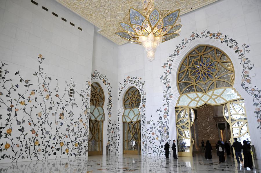 Entrance Sheikh Zayed Grand Mosque
