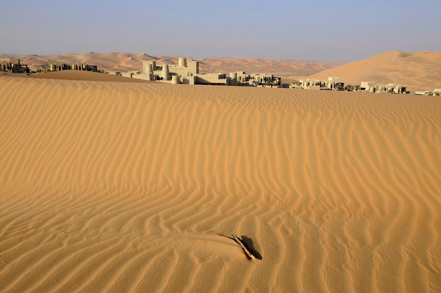 Heading for Qasr al Sarab