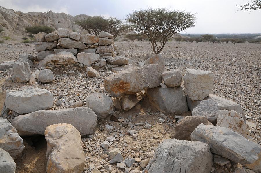 Graves in Shimal