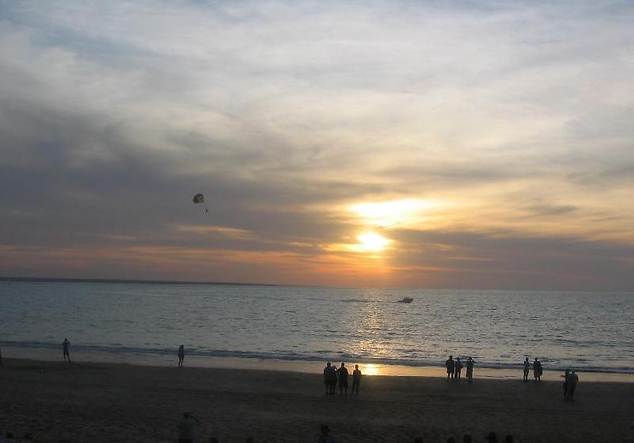 Evening at the beach of Darwin