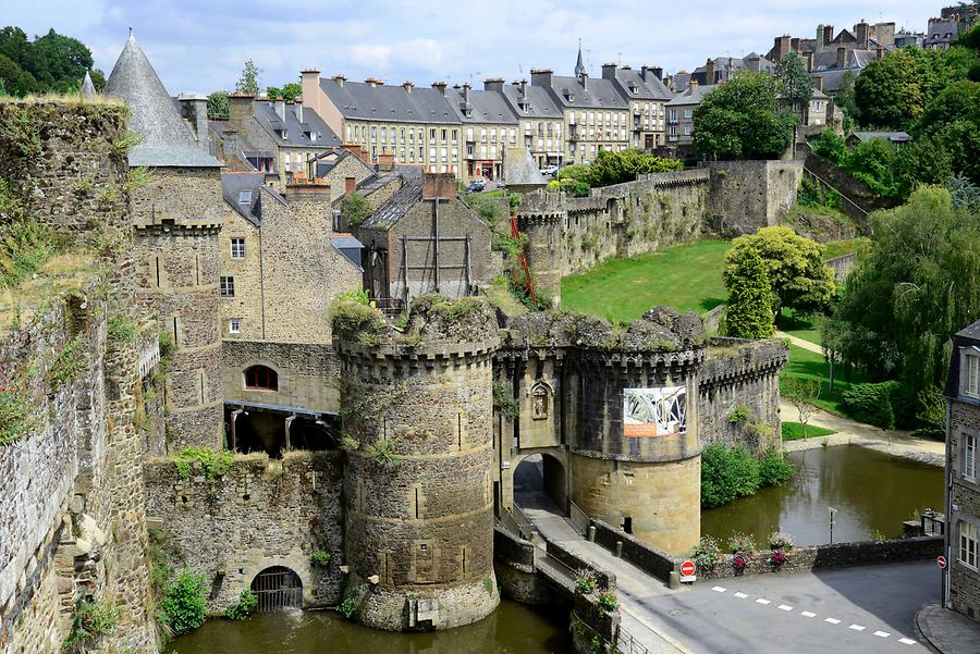 Fougères - Fortress; Entrance