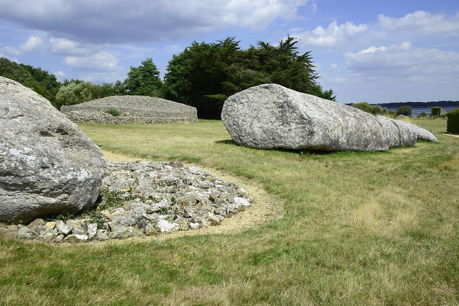 Le Grand Menhir Brisé