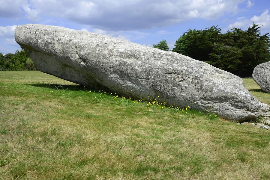 The Grand Menhir Brisè