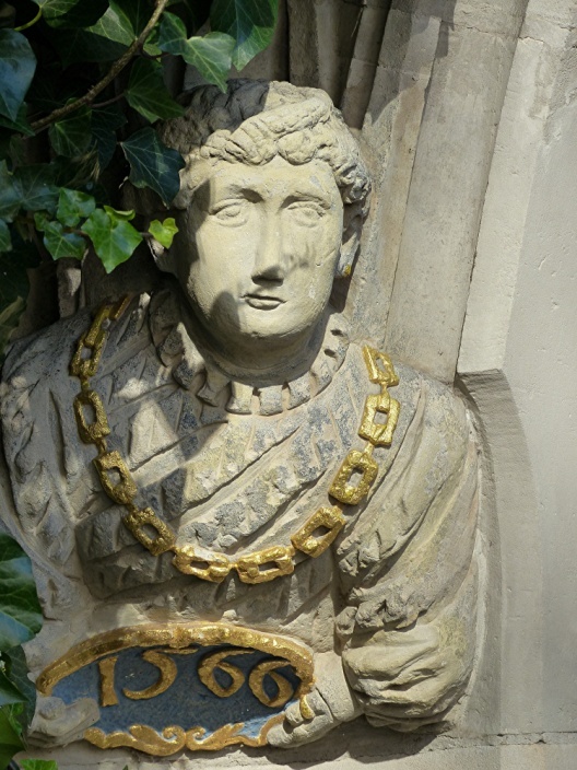 Görlitz - Upper Market; Front Door with Benches and 'Gazers'