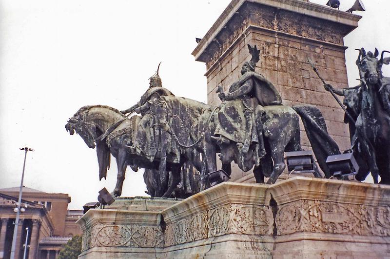 Statues of Heroes, Budapest