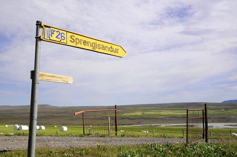 Sprengisandur - Road Sign