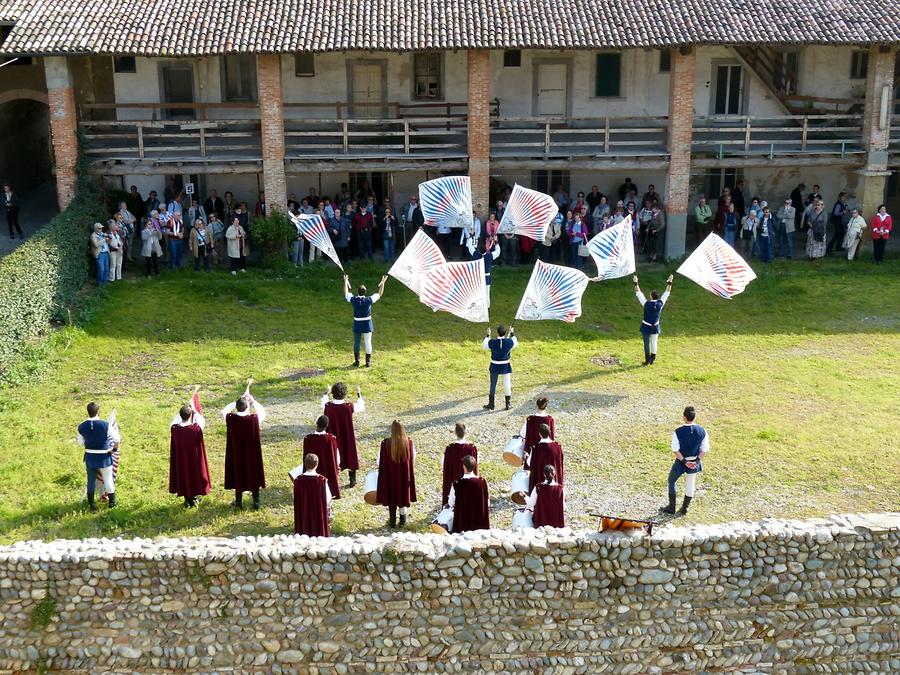 Malpaga Castle - Performance in the Bailey