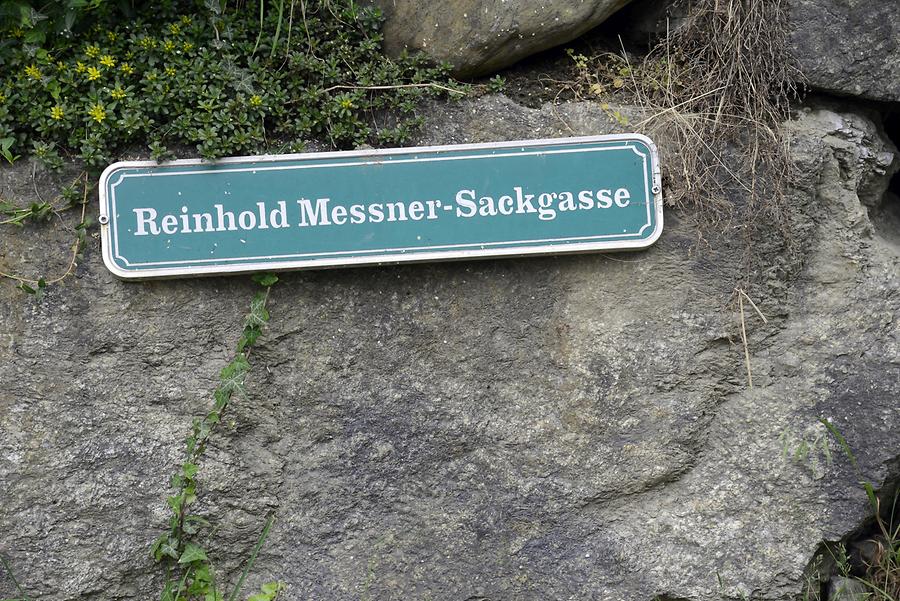 Schlosswirt Juval - 'Road Sign'