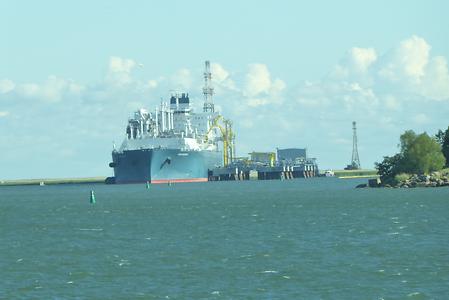 The ship “Independence” transporting liquid gas to Lithuania for more independence of Gaszprom. Of course Russia very much tried to undermine this move., Photo: Hermann Maurer , 2016