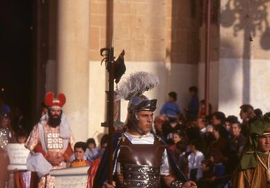 Roman legionaries structure the processions