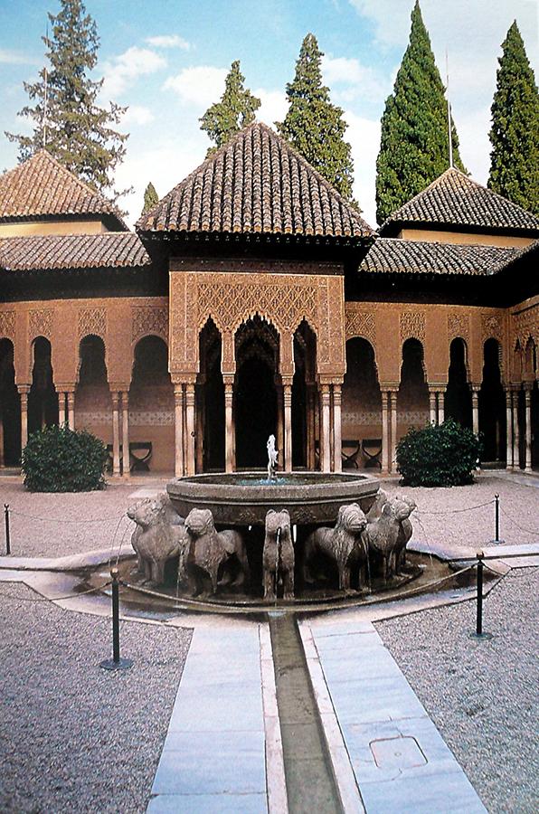 Granada – Alhambra: Nasrid Palace - Court of the Lions
