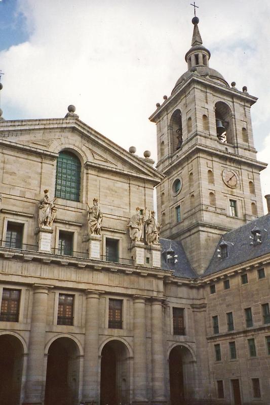 Courtyard in front of the Royal Monastery