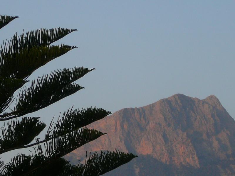 Mountainridge behind Sóller, April 2007, Photo: H. Maurer