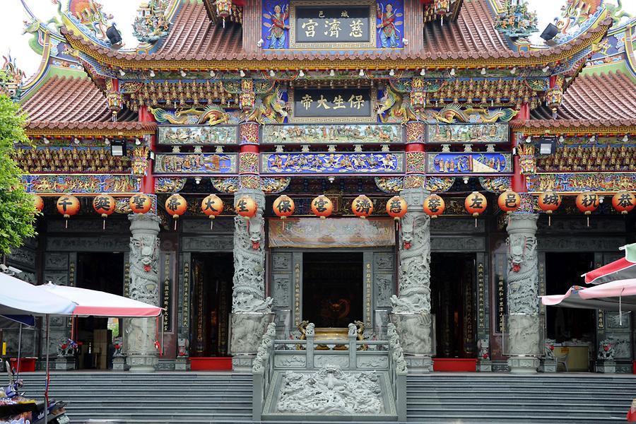 Ciji Temple Lotus Pond