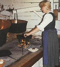 Kochen am offenen Feuer wie vor Jahrhunderten.