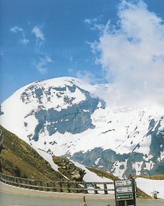 Auf dem Fuscher Törl(2.39<lm)eröffnet sich der Blick auf Brennkogel, Hohe Dock, Sonnenwelleck oder Breitkopf.