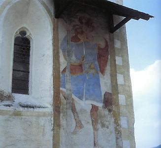 Darstellung des hl. Christophorus aus dem 14. Jahrhundert an der Wehrkirche in Bad Schönau.