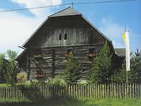 Das holzgezimmerte Waltlhaus in Krakaudorf ist ein ehemaliges Rauchstubenhaus.