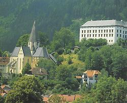 Das Ortsbild von Murau wird von Schloss Obermurau beherrscht.
