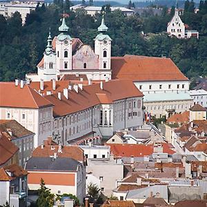 Stadtansicht von Steyr mit der Pfarrkirche Steyr-Tabor