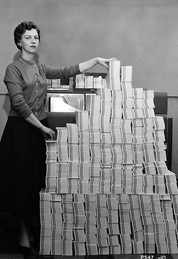 'What 5 megabytes of computer data looked like in 1966: 62,500 punched cards, taking four days to load.“ (Foto: Public Domain)