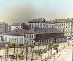 Der Elterleinplatz in Hernals. Wien XVII. Handkoloriertes Glasdiapositiv. 1895.