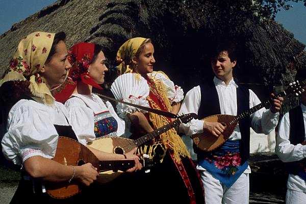 Folklore, Tracht